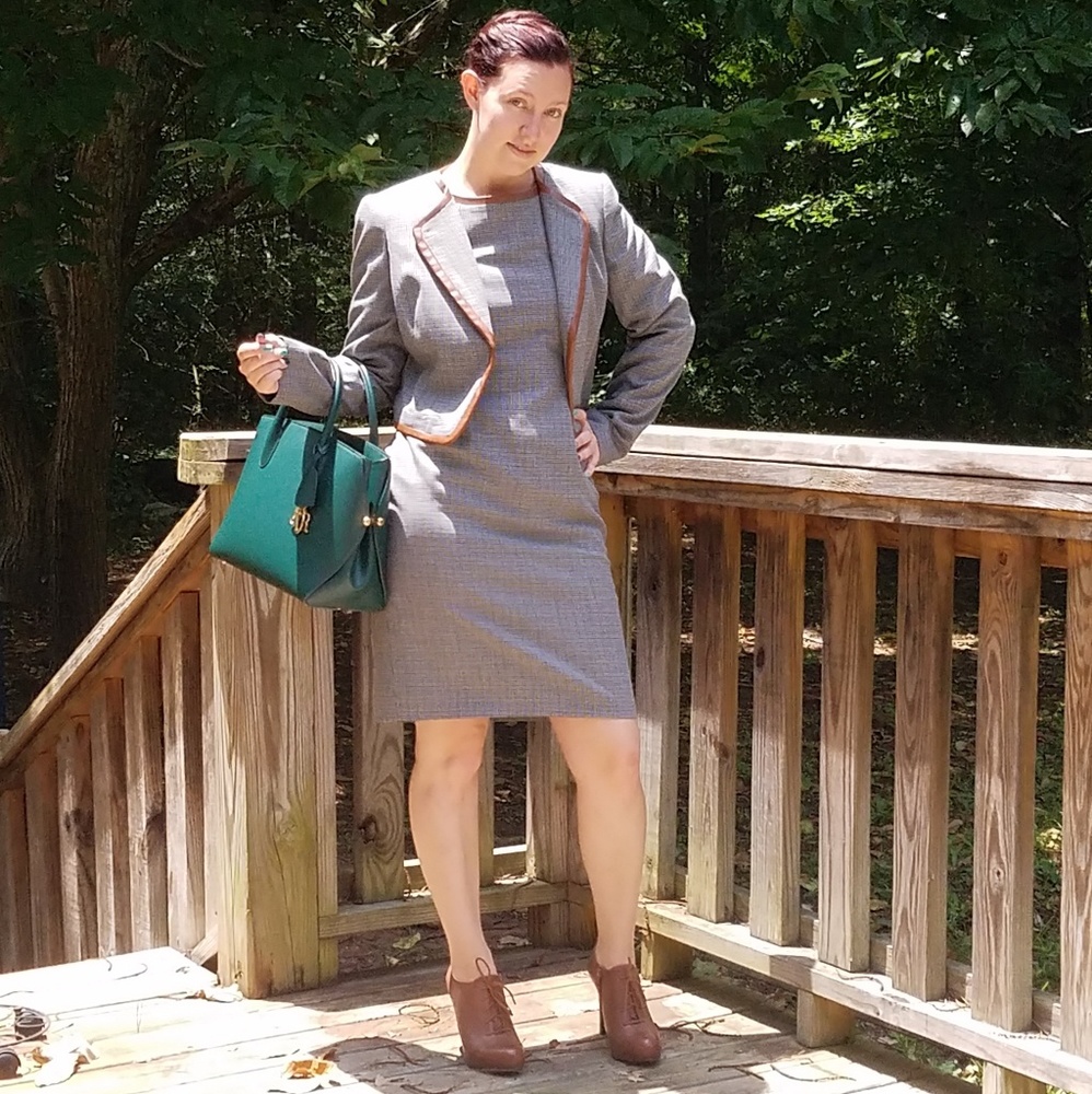 Albert Nipon 2 piece dress suit w/ jacket